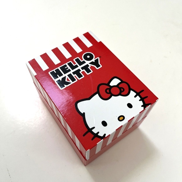 HELLO KITTY Sanrio Quartz Watch Gold Tone Multicolor Dial NIB Rhinestone Analog - Picture 6 of 7